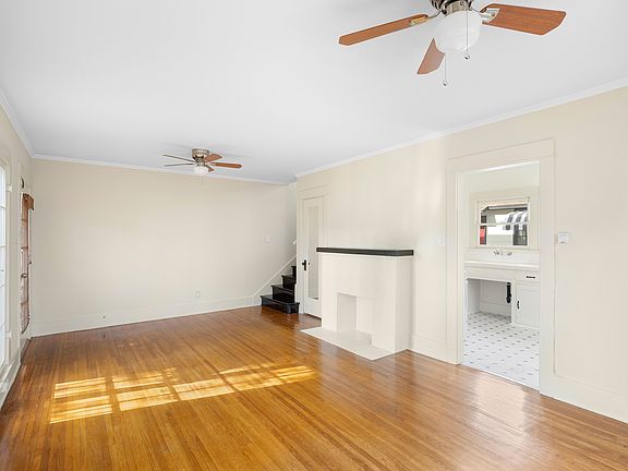 3rd image of 415 Riverdale Dr APT D