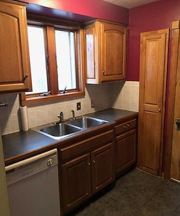 2nd image of 2046 Reveley Ave