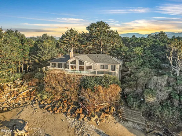 6215 Highway 101 N, Yachats, OR 97498