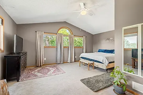 1065 Barney St — Photo 33