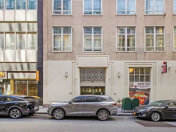 2nd image of 111 Fulton St APT 613