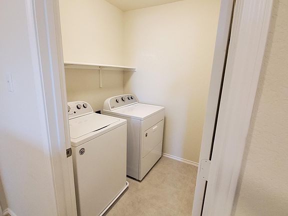 4th image of 313 La Dera Dr