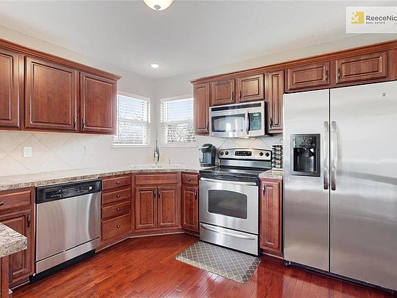 Mr. and Mrs. Clean live here -- everything is so tidy and organized!