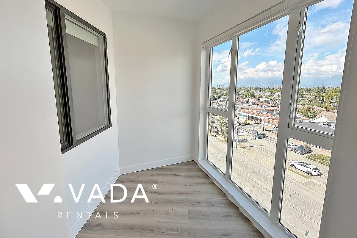3068 Kingsway — Photo 4