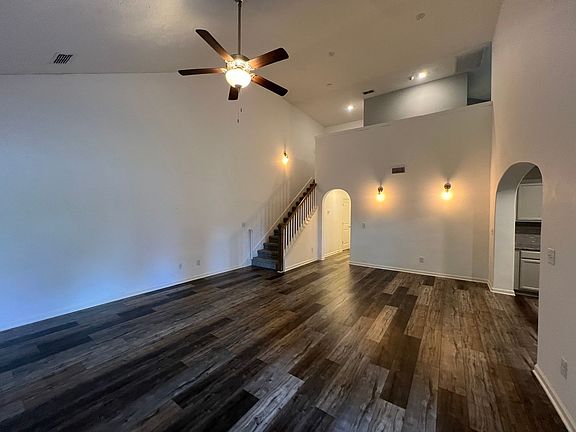 5th image of 301 Homer Jackson Dr