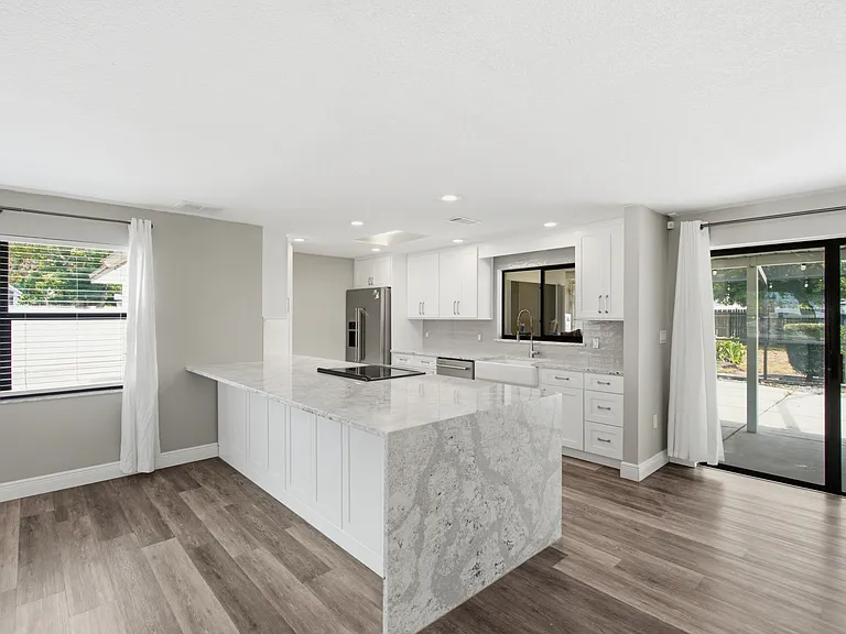 1433 Ellison Ln — Photo 8