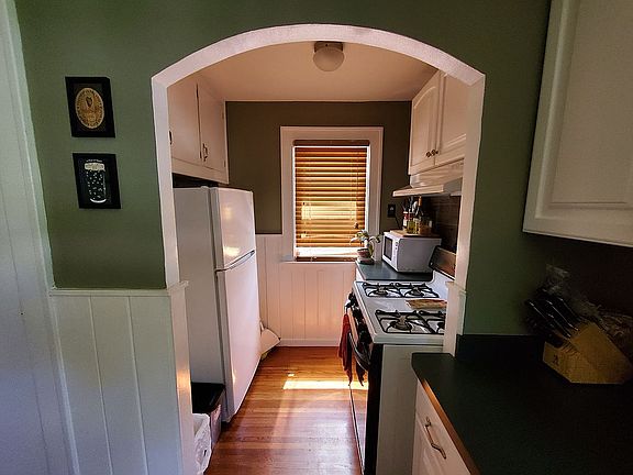 4th image of 94 Brundage Ave