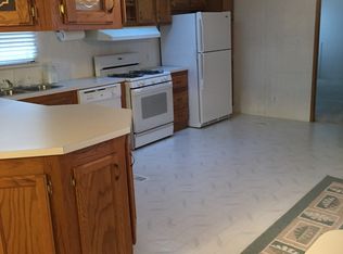 623 Hemlock St, Carleton, MI 48117