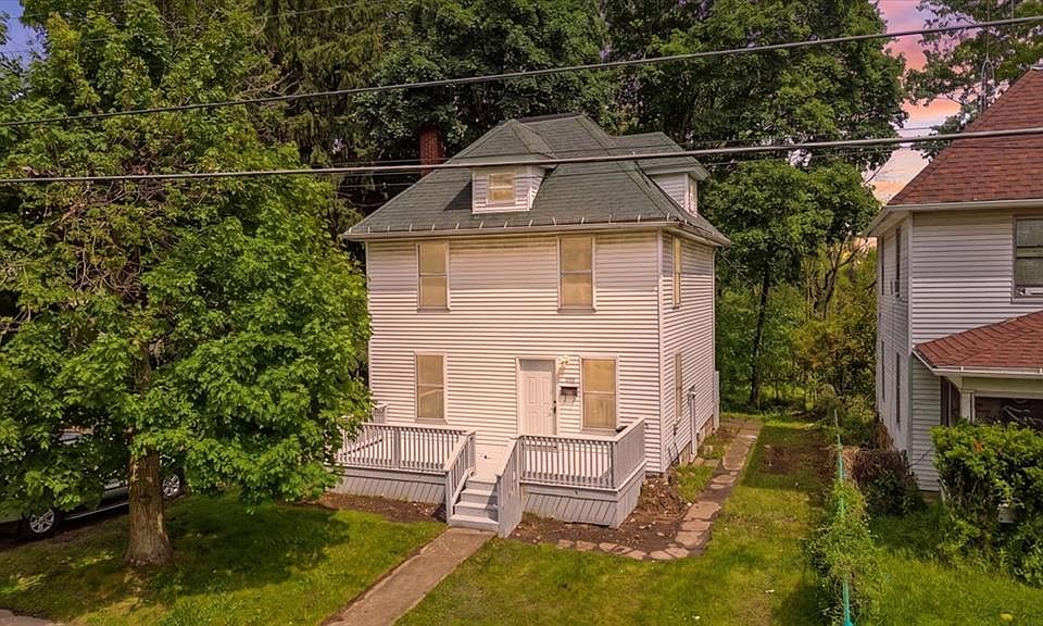 1st image of 400 W 5th St