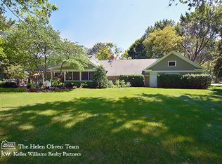 13 Lynn Dr, Hawthorn Woods, IL