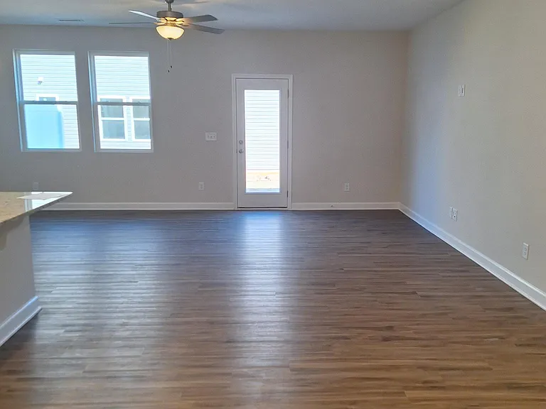 60 Village Edge Dr — Photo 6