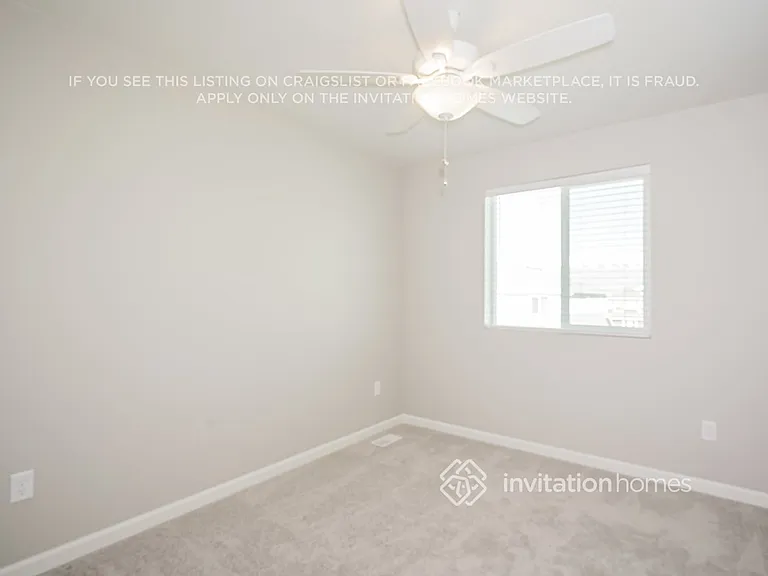 30 N Riverside Dr — Photo 7