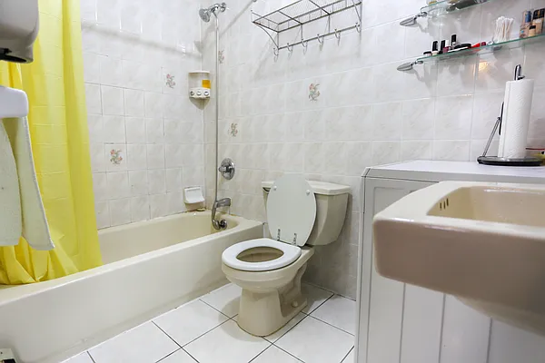 Sold by Chase Global Realty Corp | media 16