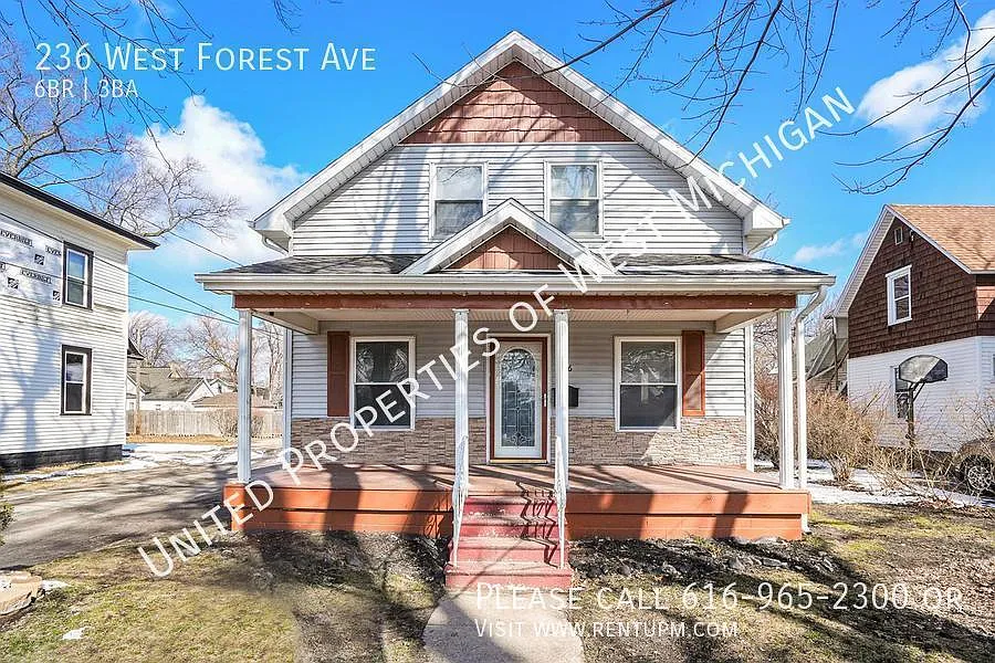 236 W Forest Ave photo 1