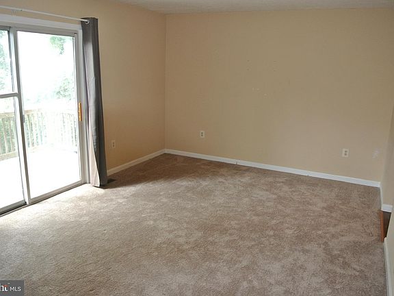 5th image of 109 Spanish Moss Dr