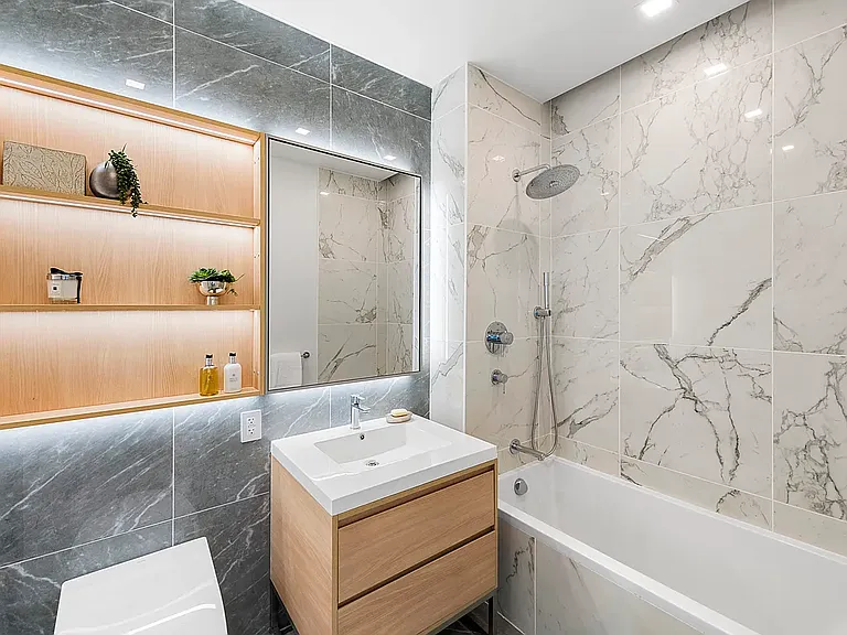 45-30 Pearson St #4B — Photo 4
