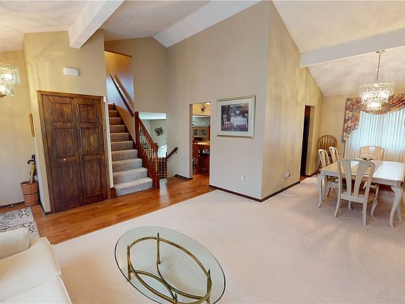 4th image of 4718 Briar Ln