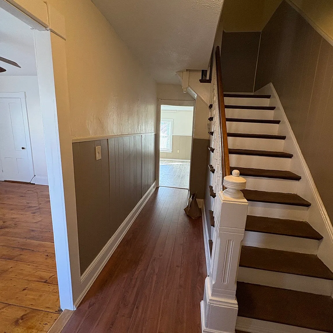 2 bed, 1.0 bath, 1300 sqft, $1,700 — Photo 2