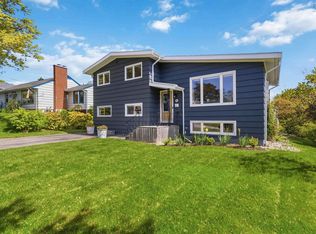122 Brook St, Lunenburg, NS B0J 2C0