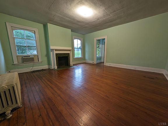 2nd image of 4067 Fort Ave