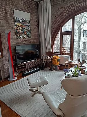 2nd image of 138 W 95th St #3