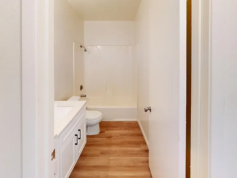 Garden Court Apartments — Photo 9