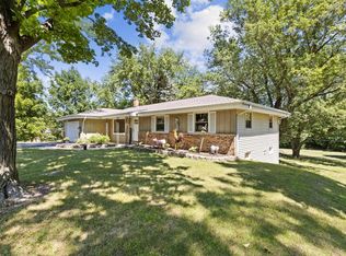 W230S5930 Molla Dr, Waukesha, WI 53189