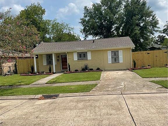 2nd image of 236 Della Ln
