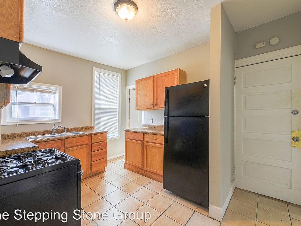 1st image of 510 W 28th St #512