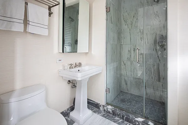 Rented by Sotheby's International Realty | media 6