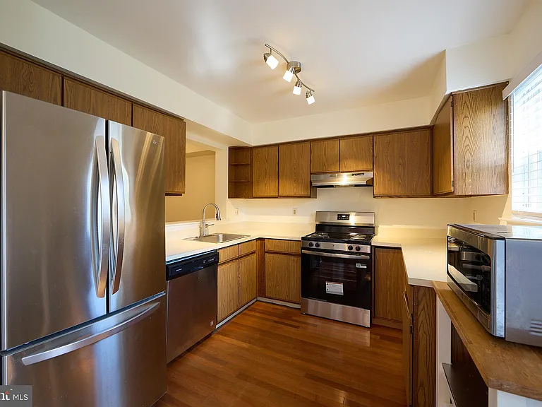 1803 Stoneham Dr #1803 — Photo 8