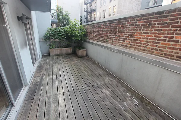 Rented by Jonis Realty | media 50