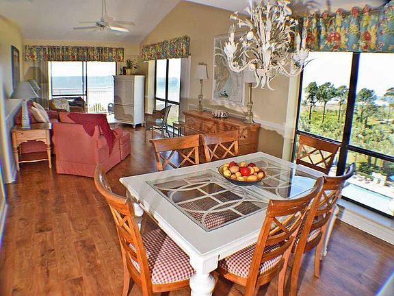 4th image of 21 S Forest Beach Dr APT 501