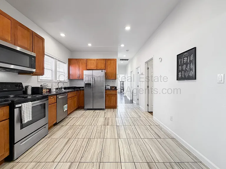 1532 32nd St #1532 — Photo 1