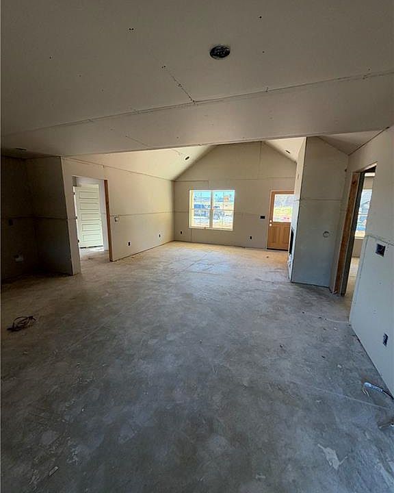 1st image of 1095 30th St