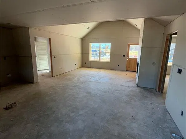 1095 30th St, Valley, AL 36854