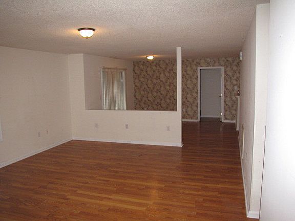 3rd image of 2595 A Thackery Road