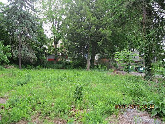 3rd image of 4 Grant Ave