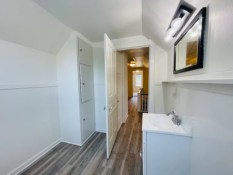 1323 Leonard St NE — Photo 42