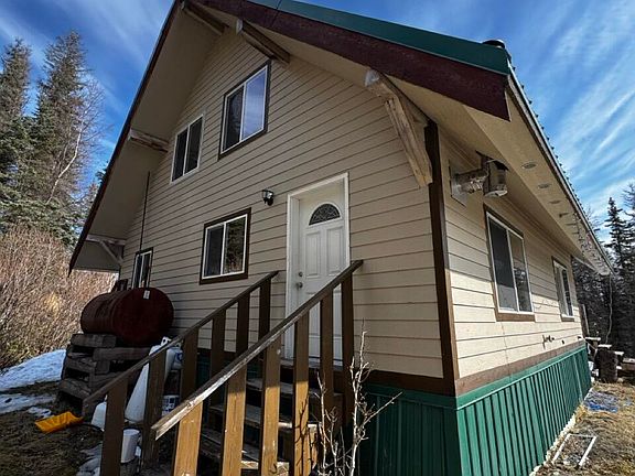 4th image of 49590 Charlie Brown Dr