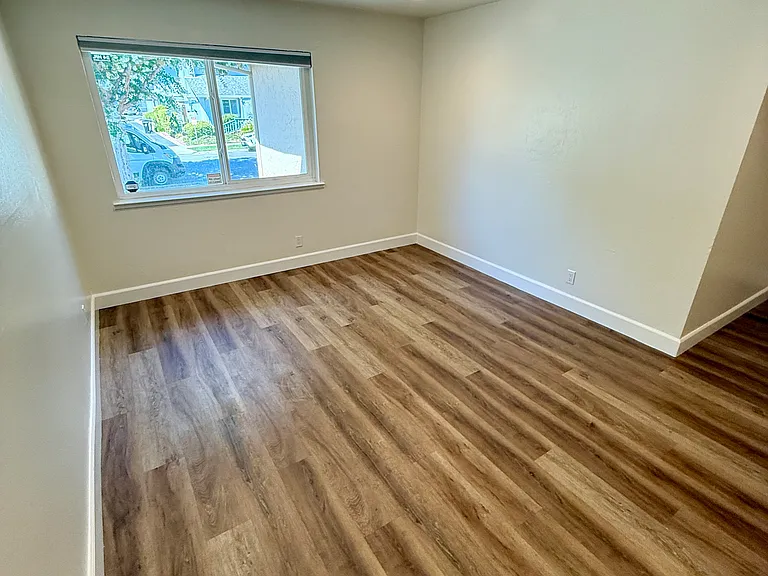 698 Chemeketa Dr — Photo 6