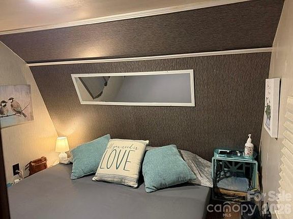 5th image of 108 Catawba