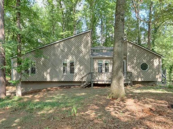 292 Hill Crest Cir, Woodstock, GA 30188