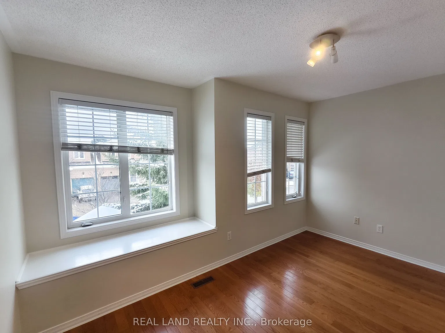 3 bed, $3,400 — Photo 3