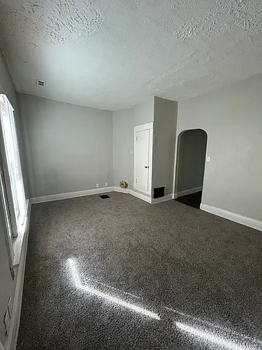 147 S Kansas Ave #4 Photo 1