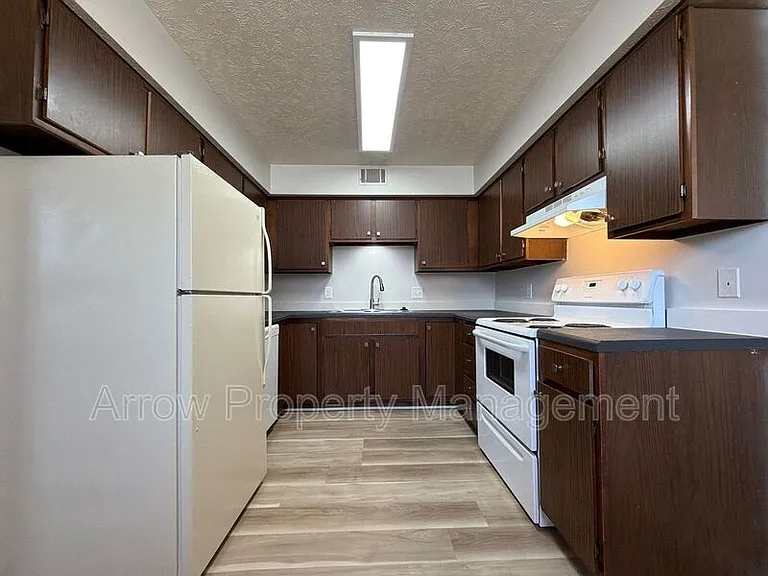 601 N 4th St #2 — Photo 6