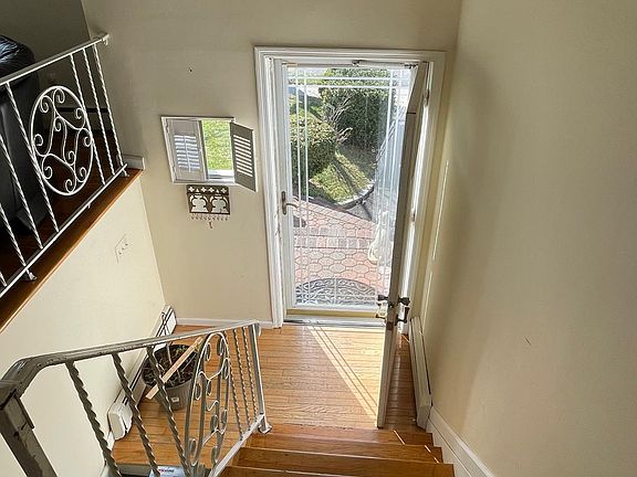 5th image of 6 Fairway Dr