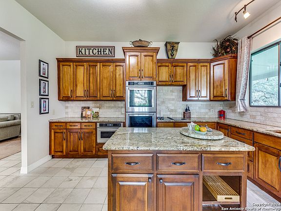 2nd image of 653 CANYON EDGE