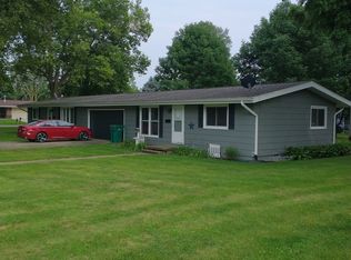 610-612 E 9th St, Delavan, IL 61734