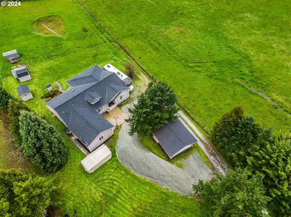 1032 Weaver Rd, Myrtle Creek, OR 97457